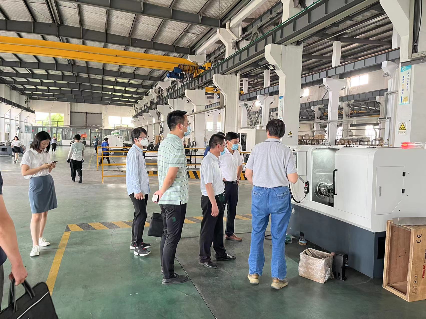 區政府領導(dǎo)來我司參觀考察(chá)，深入溝通交流